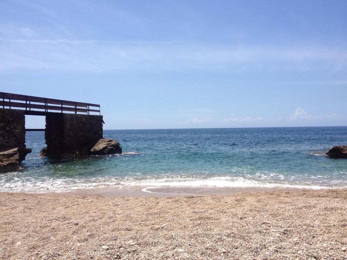 Villa Mit Whirlpool Und Phantastischer Aussicht 卡波利韦里 外观 照片